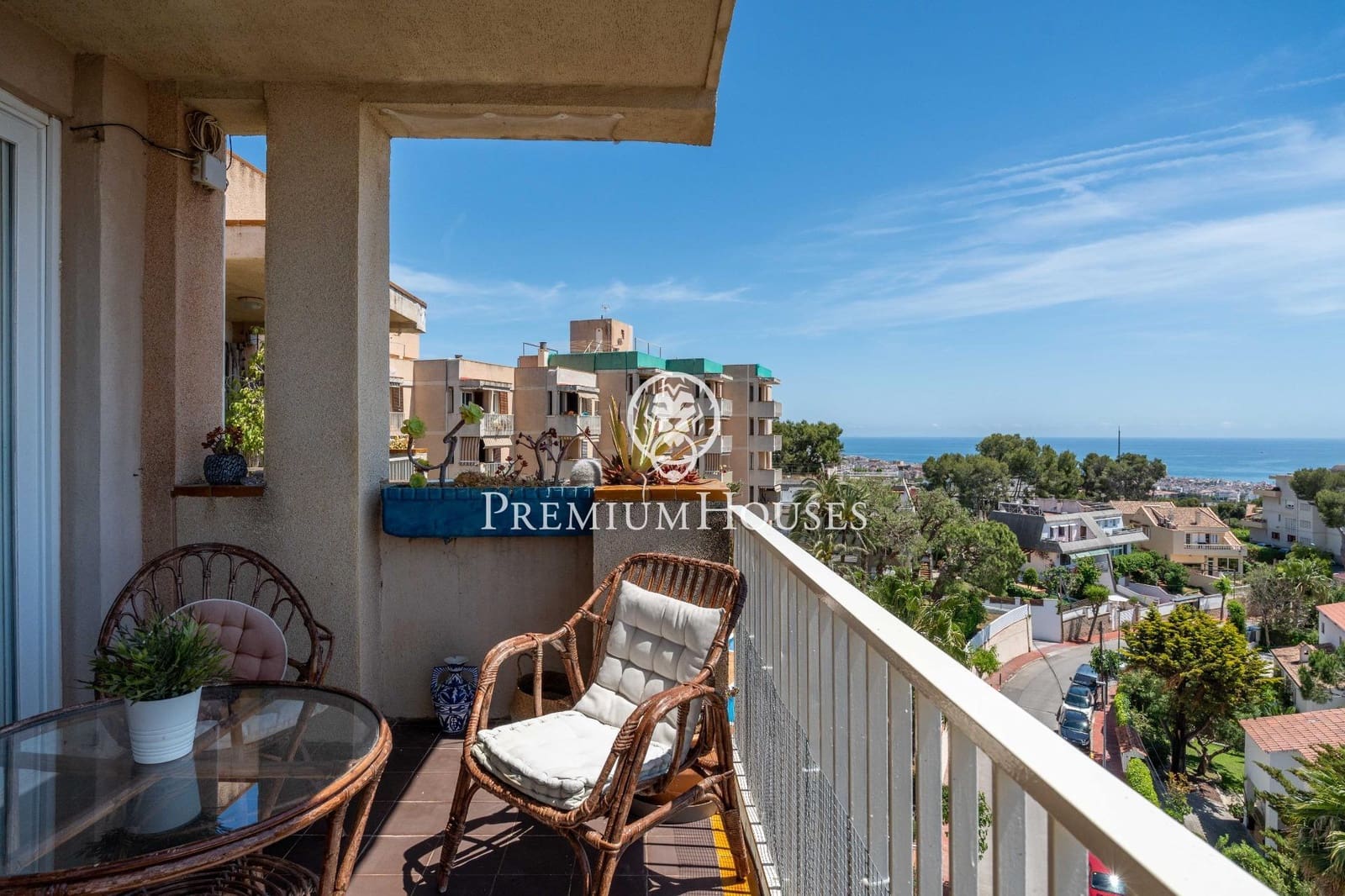 2 bedroom Flat for sale in Sant Pere de Ribes with pool - € 420,000 (Ref: 9849653)