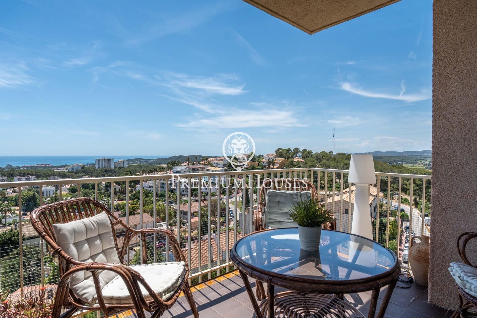 2 bedroom Flat for sale in Sant Pere de Ribes with pool - € 420,000 (Ref: 9849653)