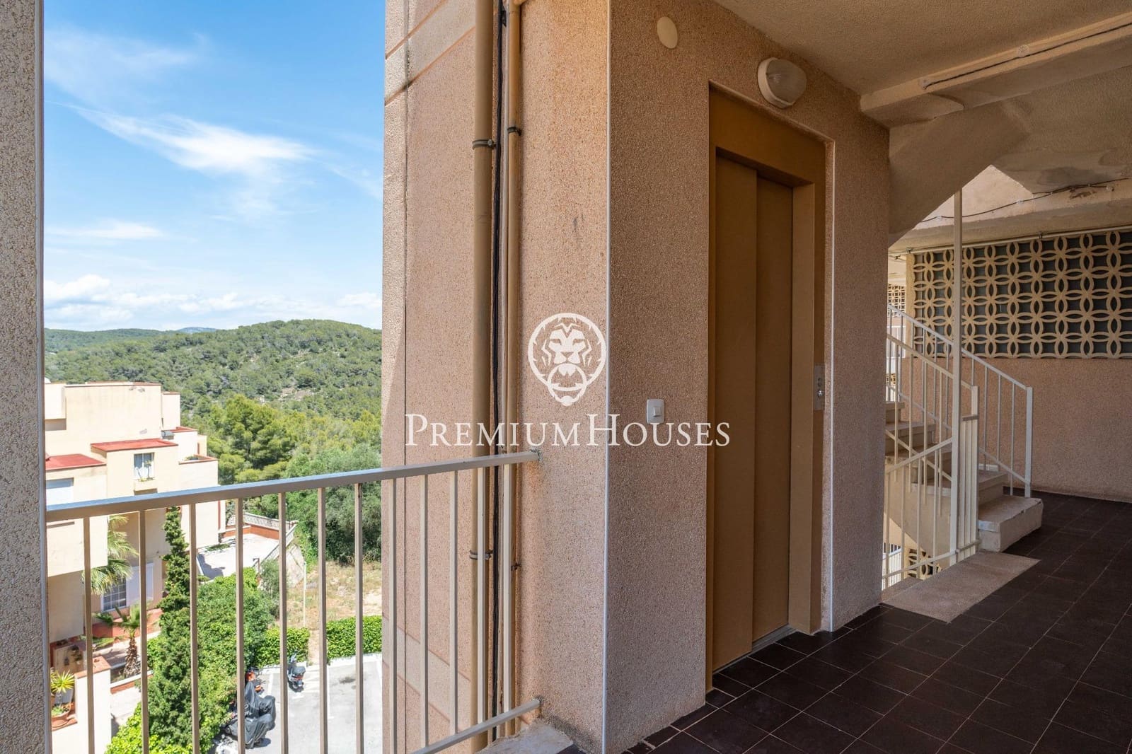 2 bedroom Flat for sale in Sant Pere de Ribes with pool - € 420,000 (Ref: 9849653)