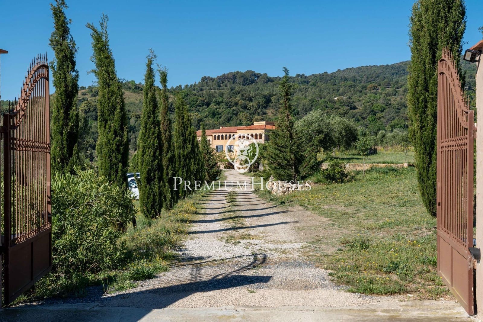 6 bedroom Finca/Country House for sale in La Selva del Camp - € 2,900,000 (Ref: 9855701)