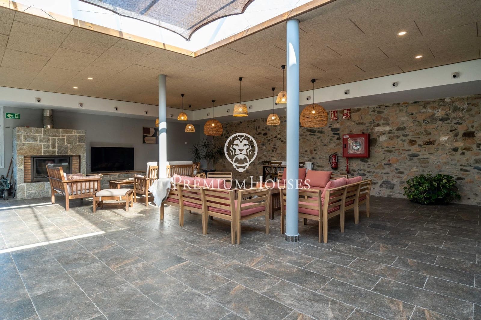 6 bedroom Finca/Country House for sale in La Selva del Camp - € 2,900,000 (Ref: 9855701)