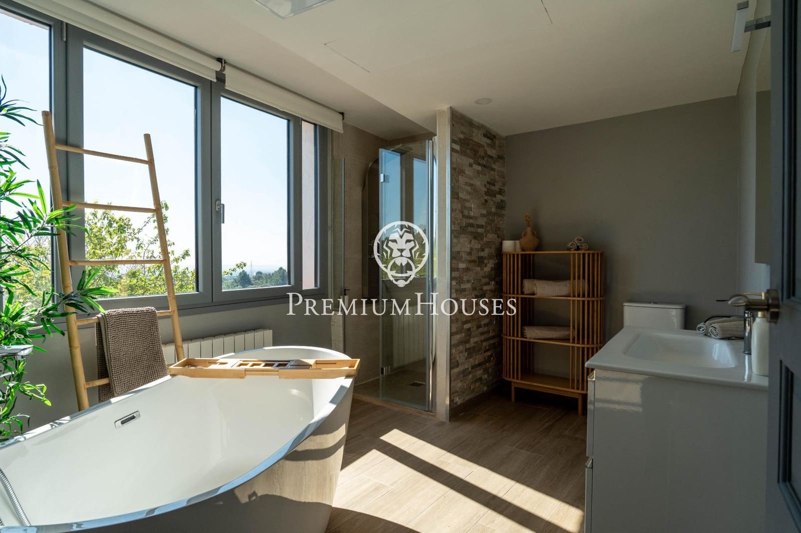 6 bedroom Finca/Country House for sale in La Selva del Camp - € 2,900,000 (Ref: 9855701)