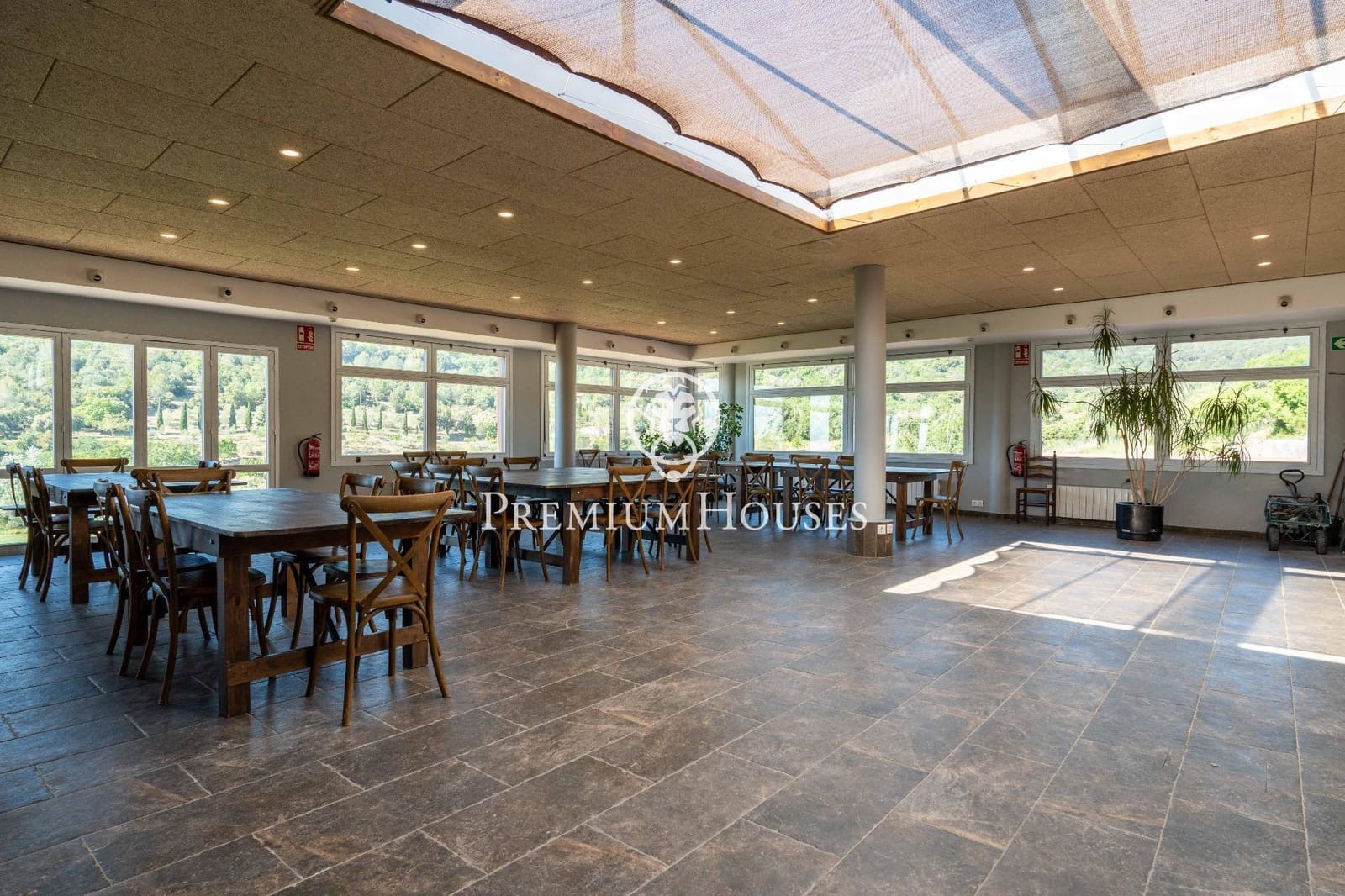 6 bedroom Finca/Country House for sale in La Selva del Camp - € 2,900,000 (Ref: 9855701)