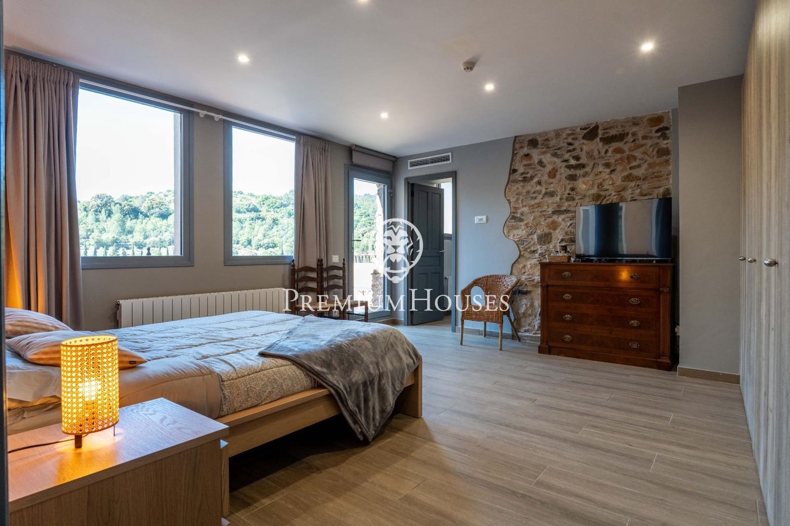 6 bedroom Finca/Country House for sale in La Selva del Camp - € 2,900,000 (Ref: 9855701)