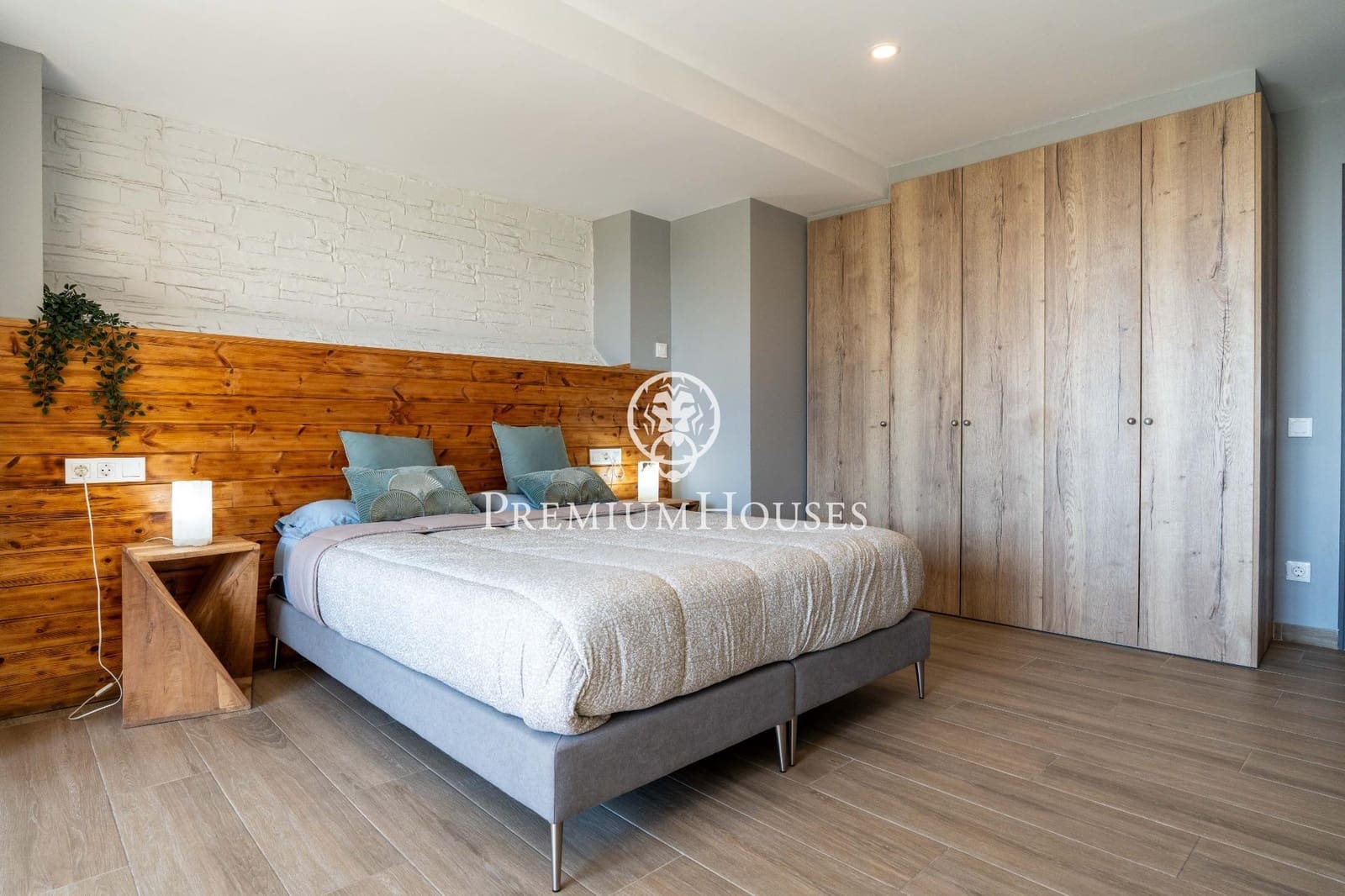 6 bedroom Finca/Country House for sale in La Selva del Camp - € 2,900,000 (Ref: 9855701)