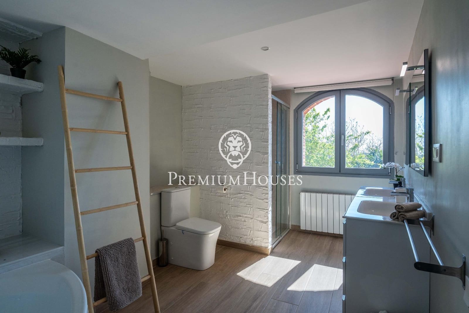 6 bedroom Finca/Country House for sale in La Selva del Camp - € 2,900,000 (Ref: 9855701)