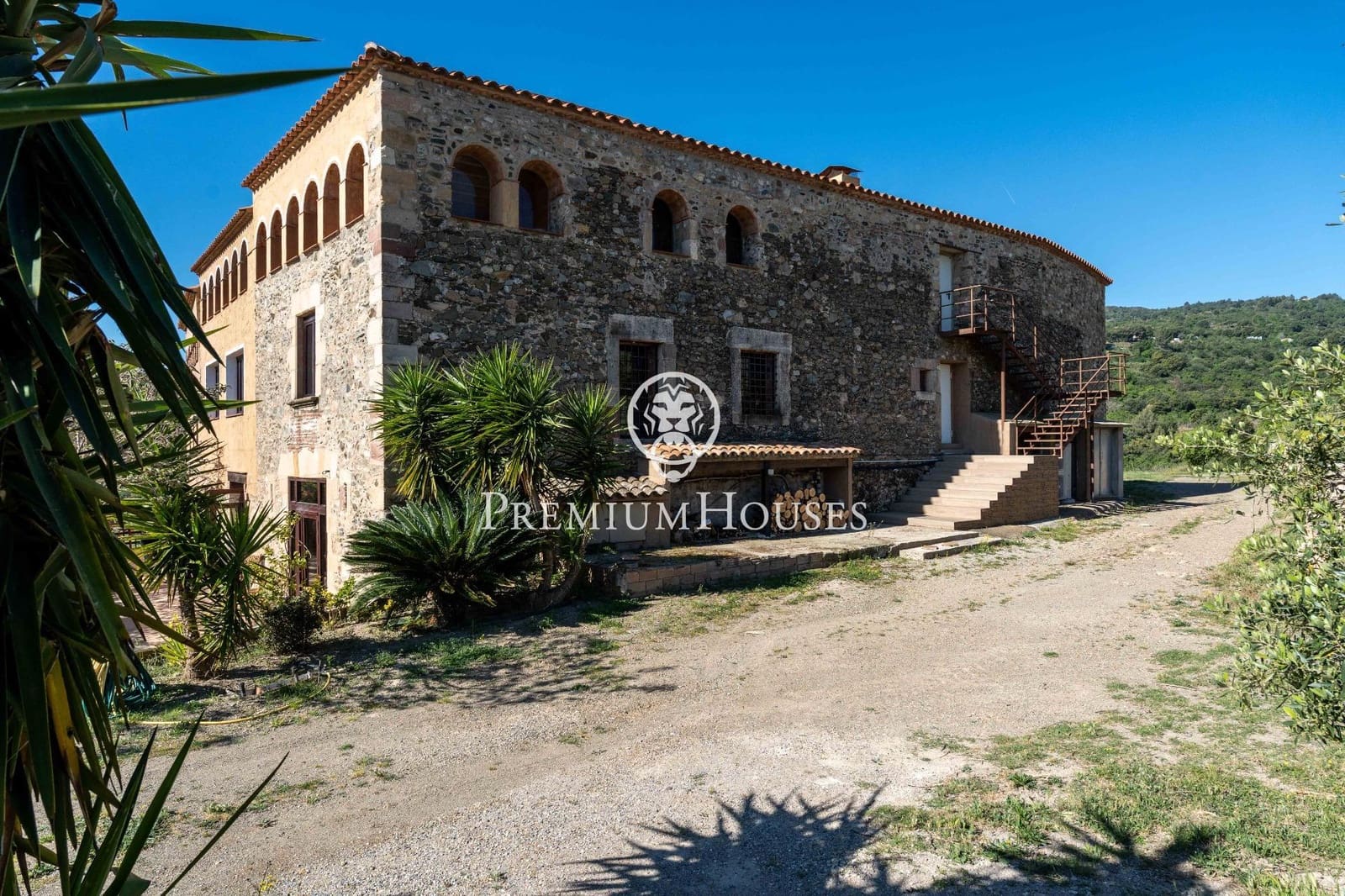 6 bedroom Finca/Country House for sale in La Selva del Camp - € 2,900,000 (Ref: 9855701)