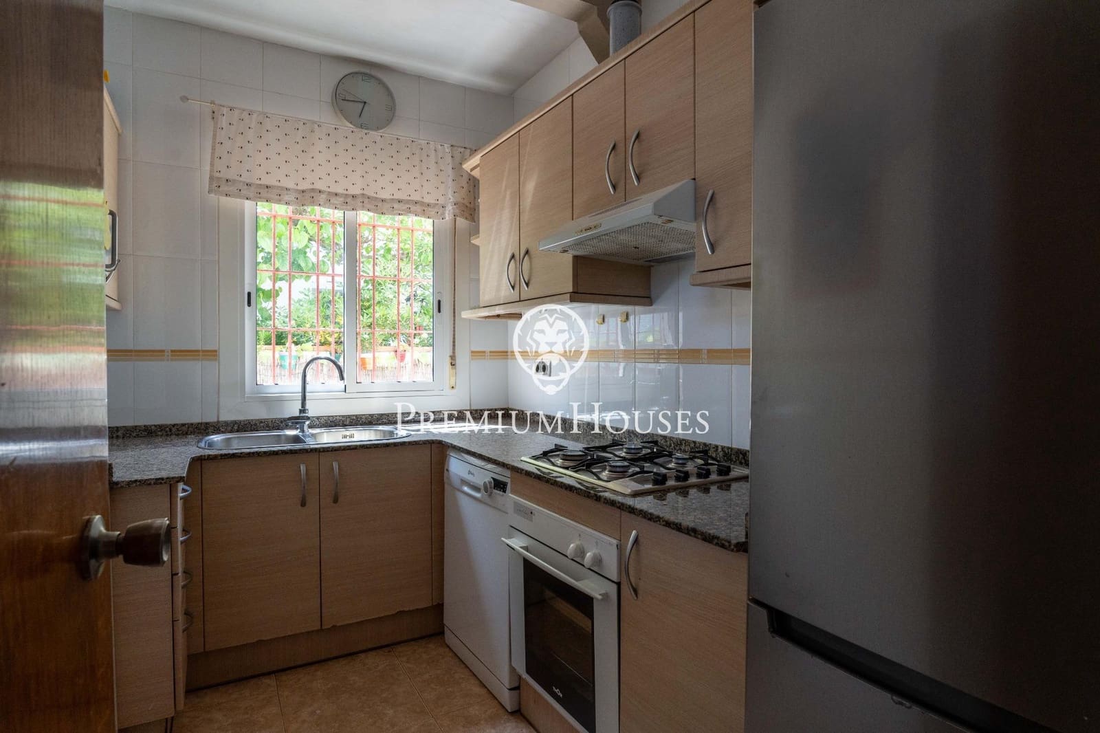 5 bedroom Apartment for sale in Tarragona city with garage - € 780,000 (Ref: 9860891)