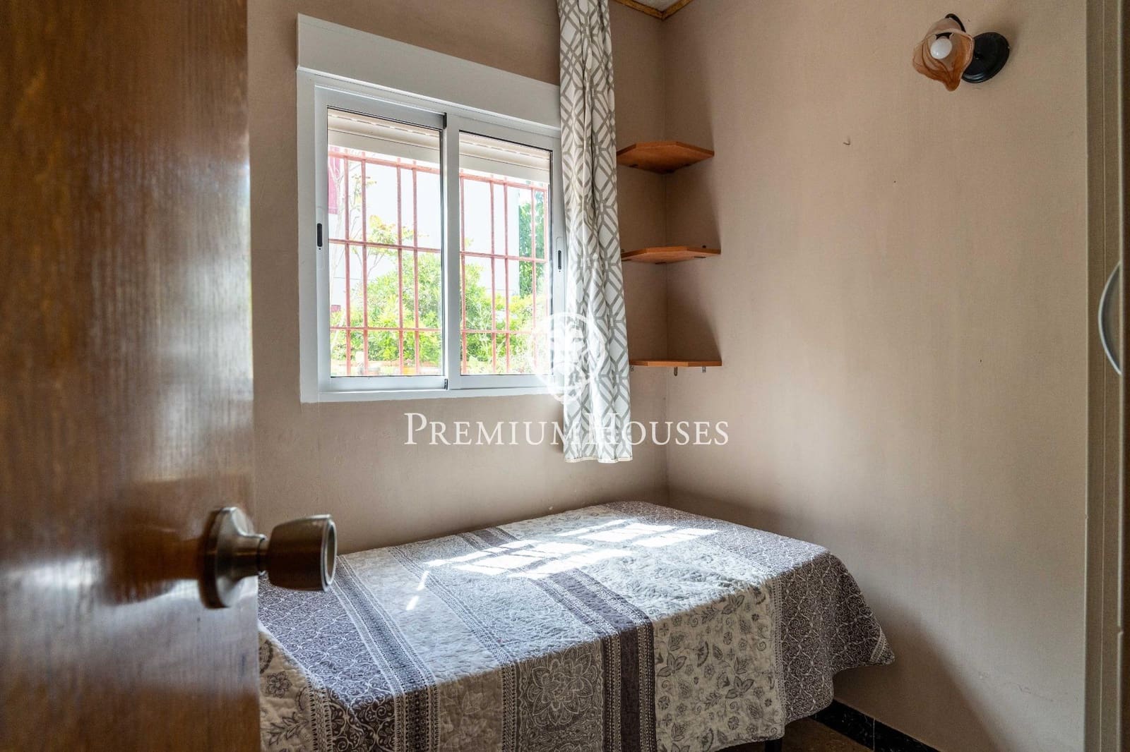 5 bedroom Apartment for sale in Tarragona city with garage - € 780,000 (Ref: 9860891)