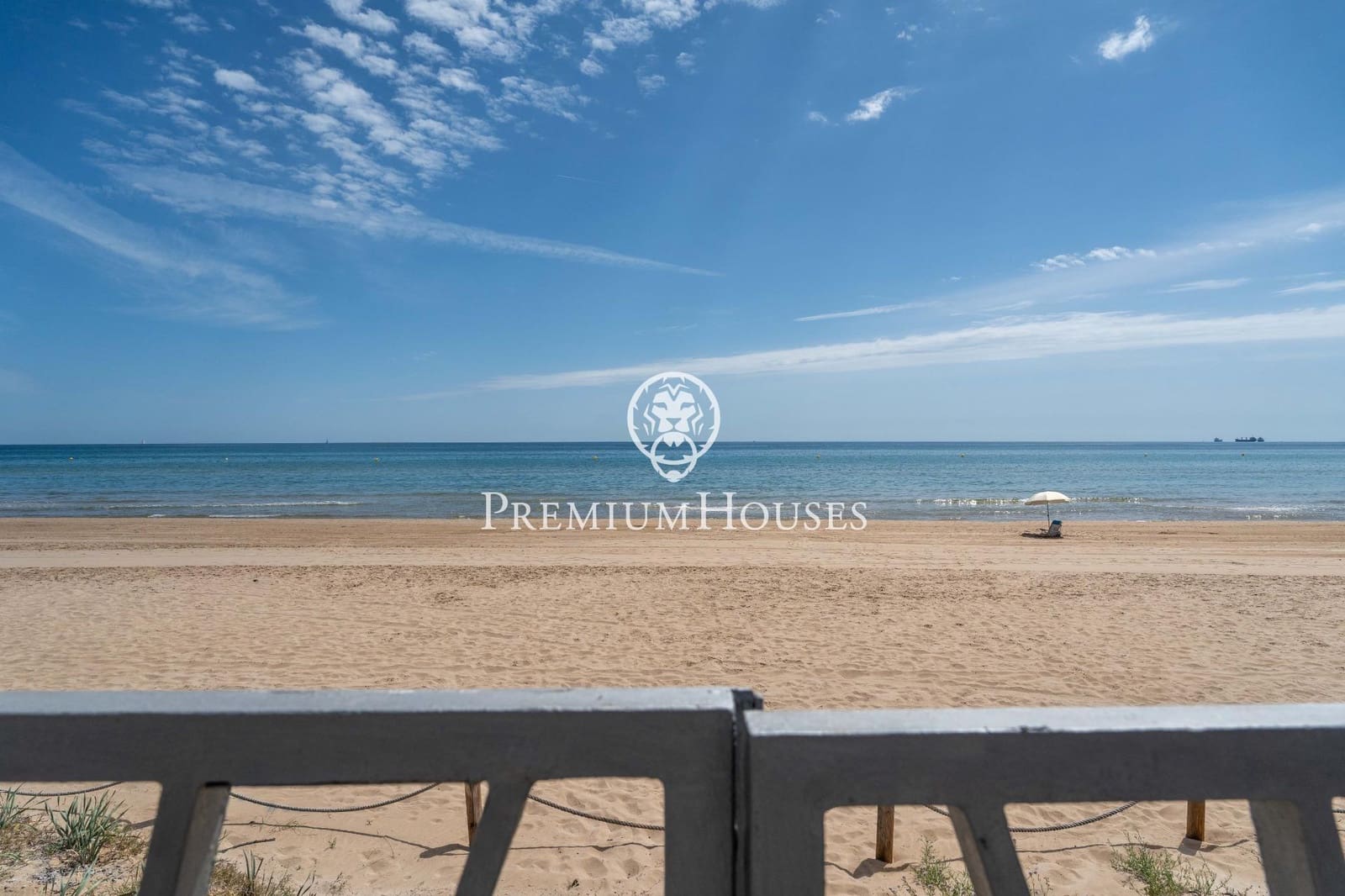 5 bedroom Apartment for sale in Tarragona city with garage - € 780,000 (Ref: 9860891)