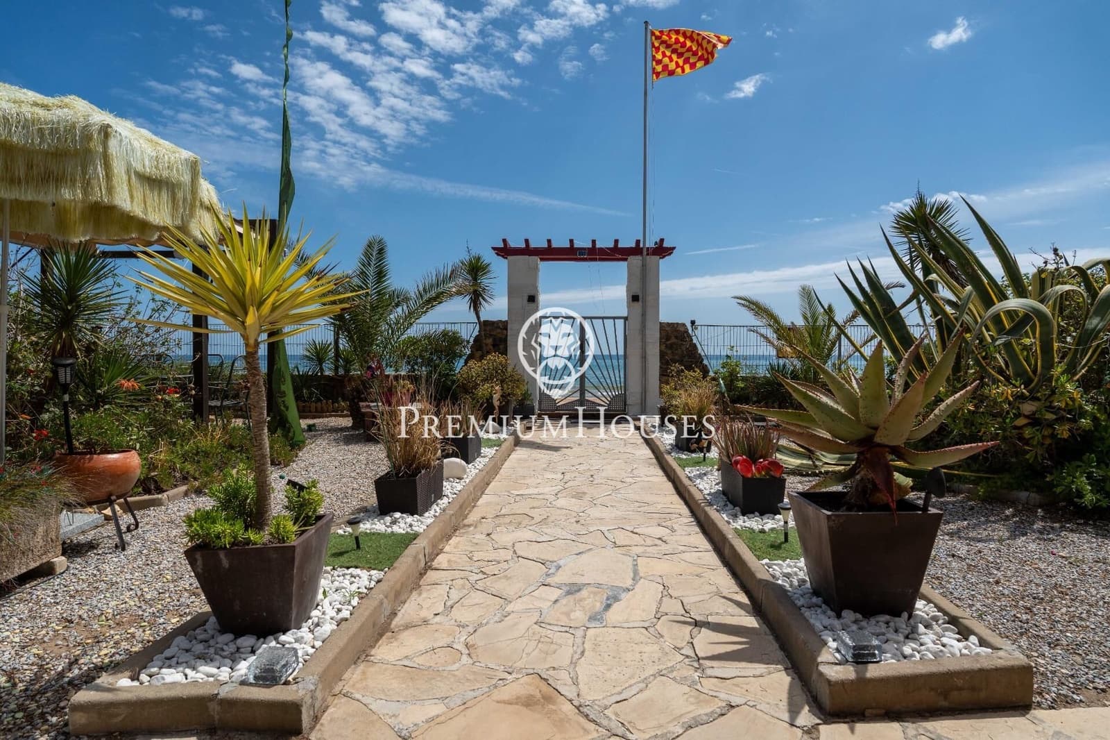 5 bedroom Apartment for sale in Tarragona city with garage - € 780,000 (Ref: 9860891)