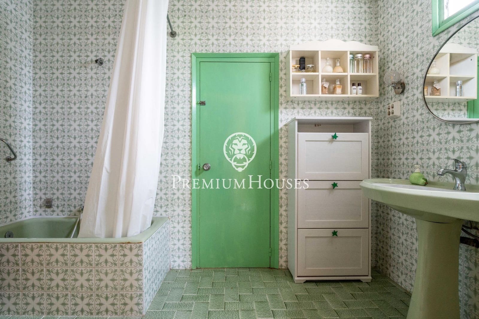 5 bedroom Apartment for sale in Tarragona city with garage - € 780,000 (Ref: 9860891)