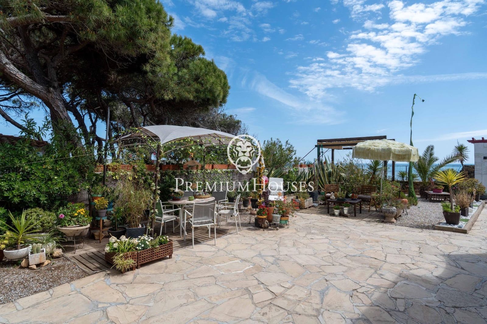 5 bedroom Apartment for sale in Tarragona city with garage - € 780,000 (Ref: 9860891)