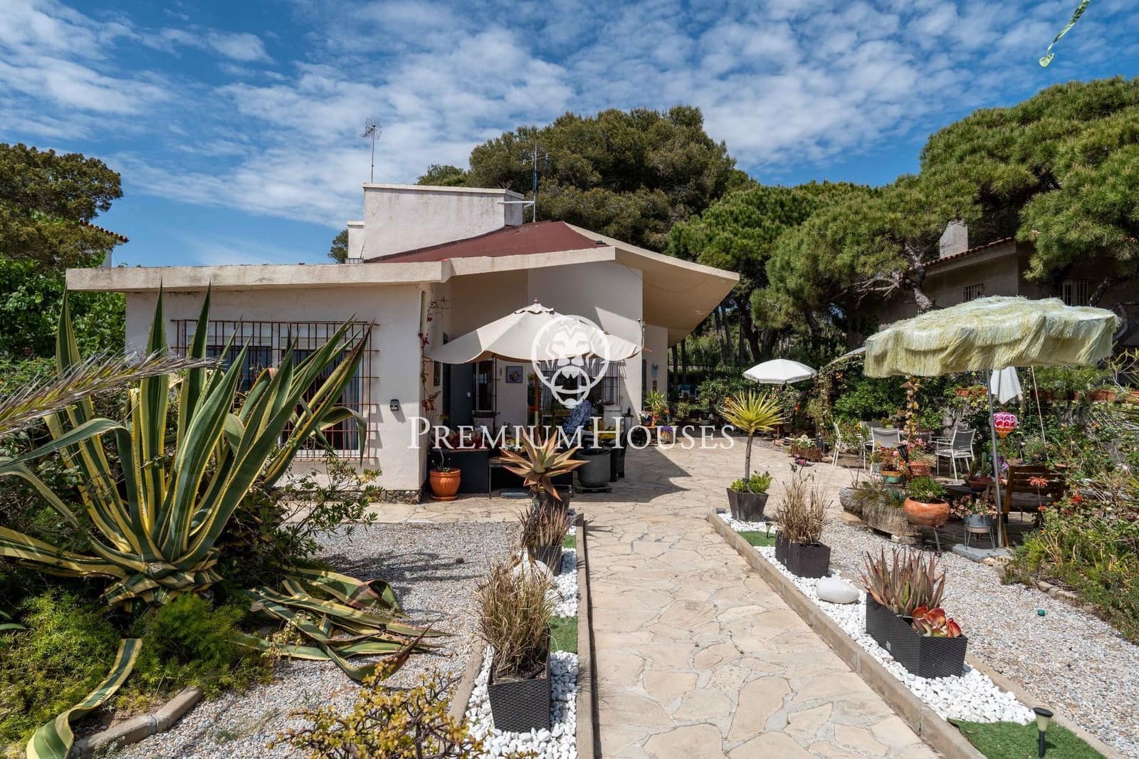 5 bedroom Apartment for sale in Tarragona city with garage - € 780,000 (Ref: 9860891)