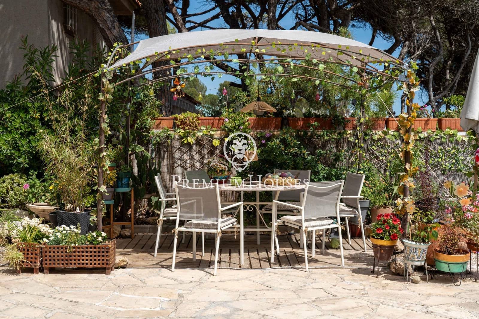 5 bedroom Apartment for sale in Tarragona city with garage - € 780,000 (Ref: 9860891)