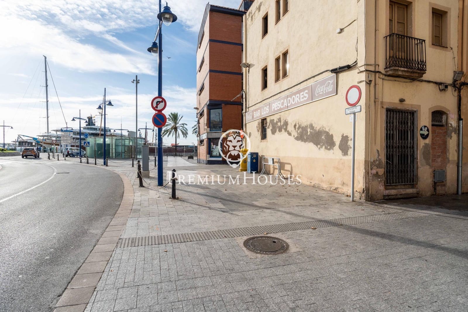 Apartment for sale in Tarragona city - € 300,000 (Ref: 9860892)