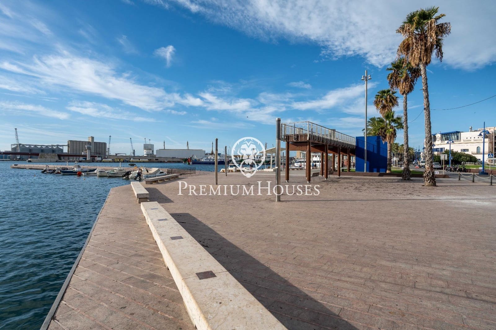Apartment for sale in Tarragona city - € 300,000 (Ref: 9860892)
