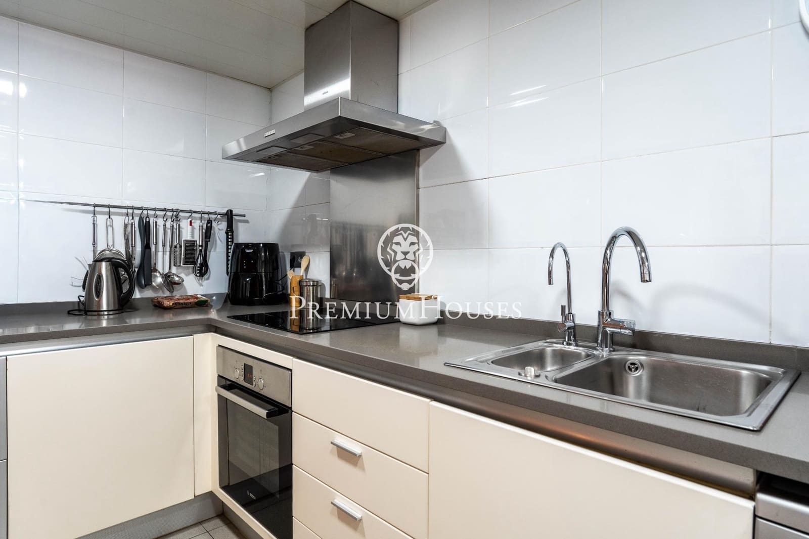 4 soverom Rekkehus til salgs i Sant Pere de Ribes med svømmebasseng garasje - € 629 000 (Ref: 9865396)
