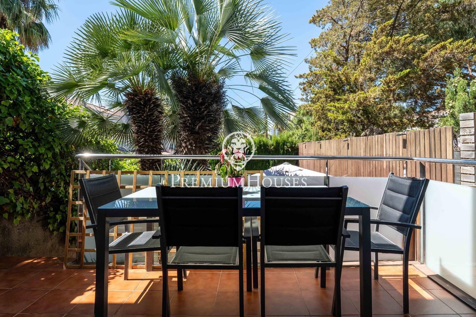 4 soverom Rekkehus til salgs i Sant Pere de Ribes med svømmebasseng garasje - € 629 000 (Ref: 9865396)