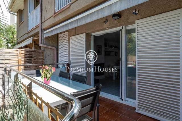 4 soverom Rekkehus til salgs i Sant Pere de Ribes med svømmebasseng garasje - € 629 000 (Ref: 9865396)