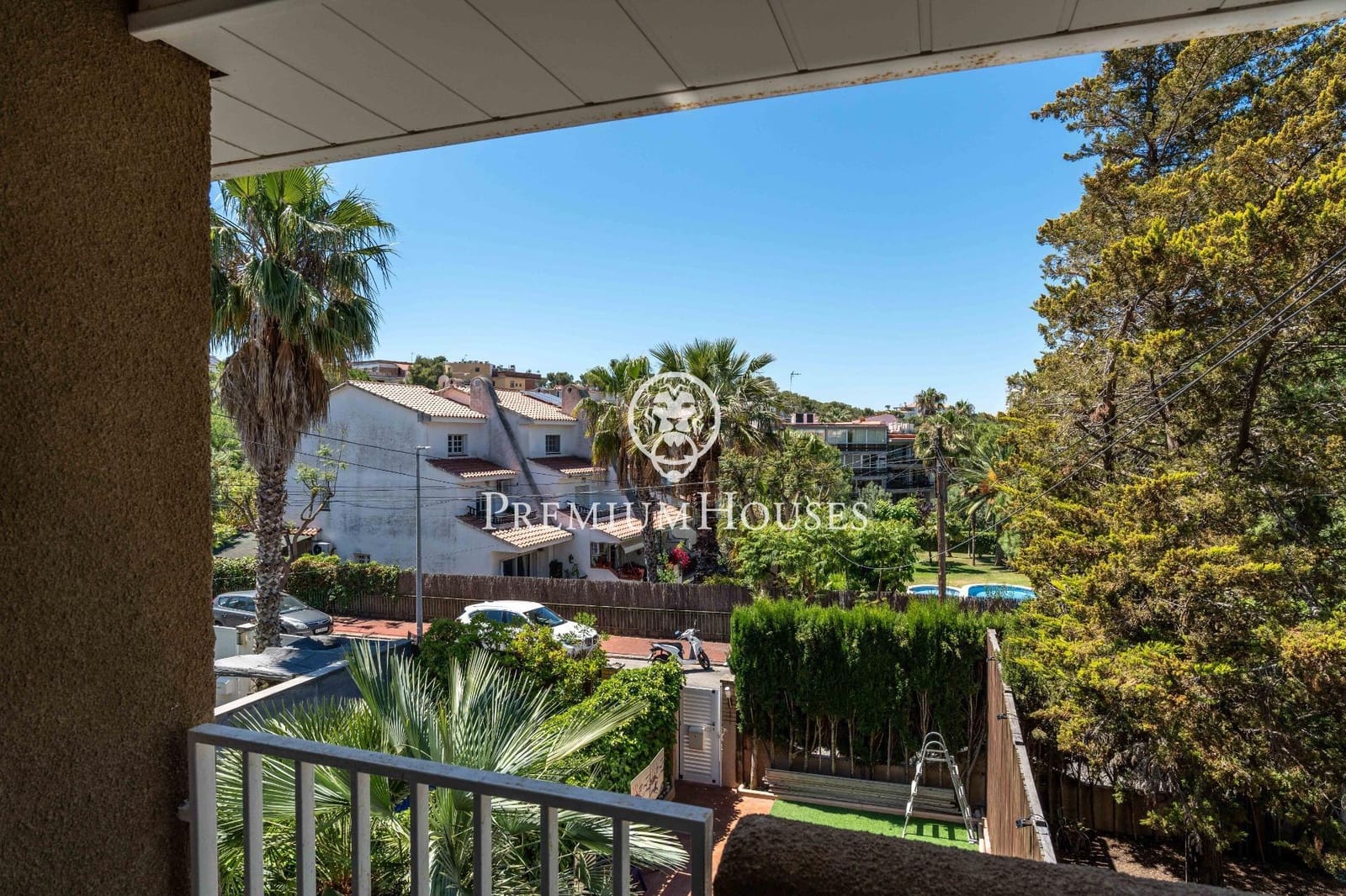 4 soverom Rekkehus til salgs i Sant Pere de Ribes med svømmebasseng garasje - € 629 000 (Ref: 9865396)