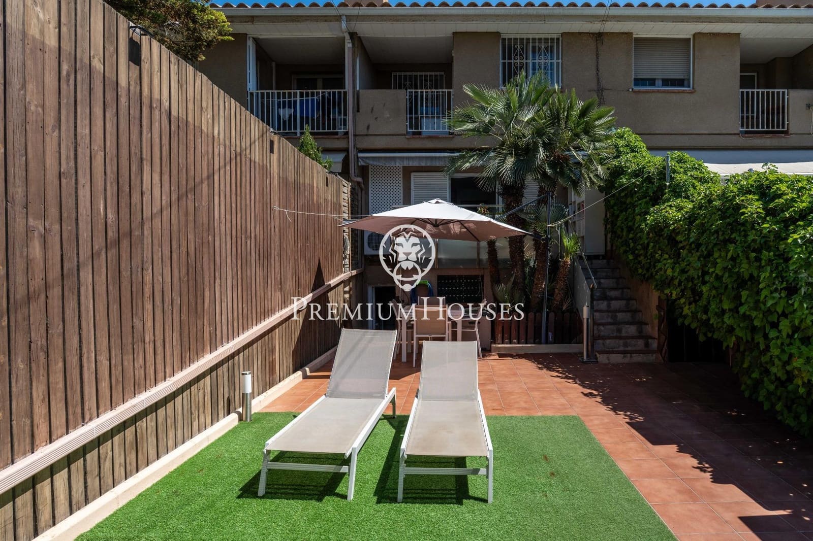 4 soverom Rekkehus til salgs i Sant Pere de Ribes med svømmebasseng garasje - € 629 000 (Ref: 9865396)