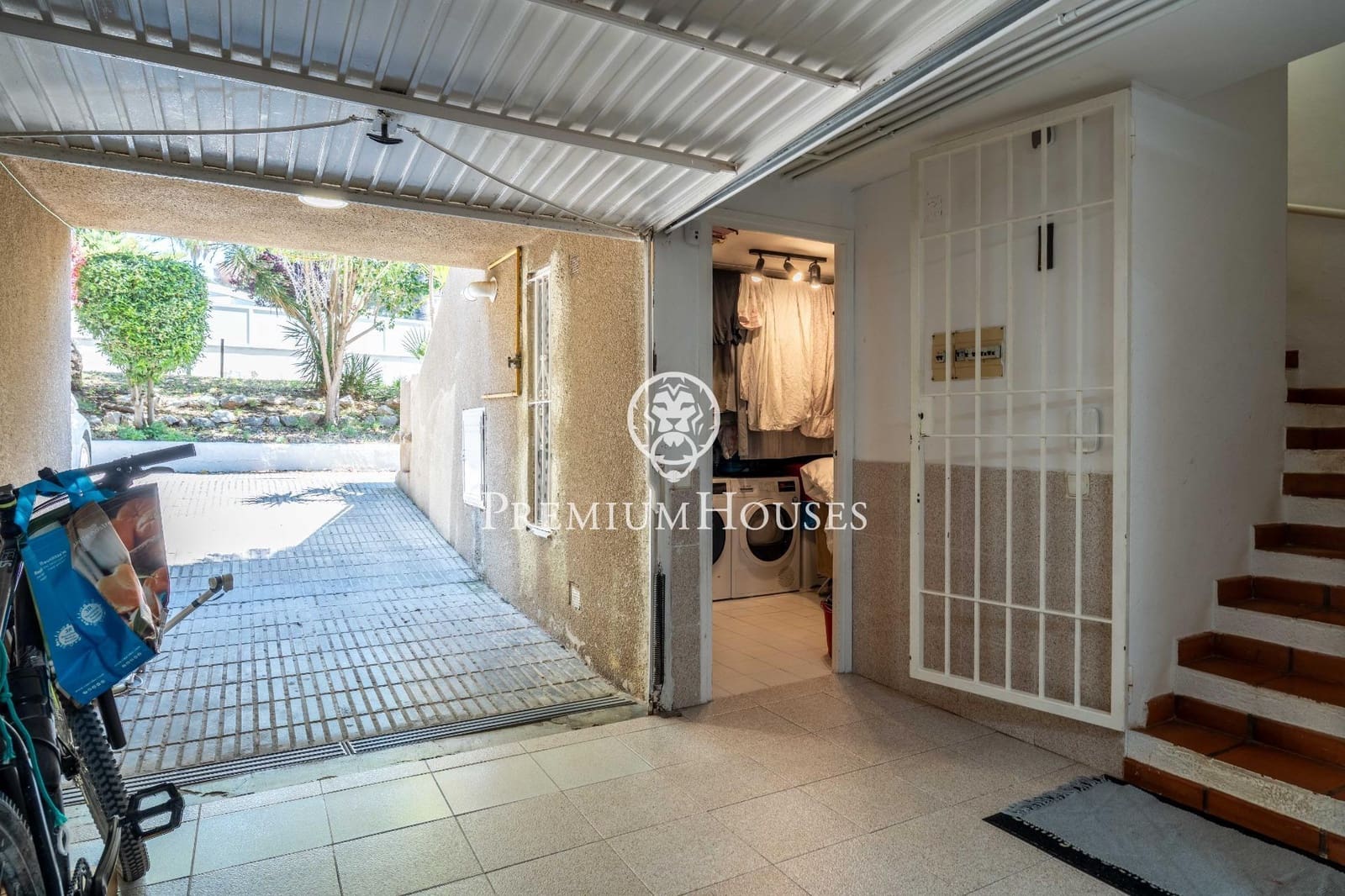 4 soverom Rekkehus til salgs i Sant Pere de Ribes med svømmebasseng garasje - € 629 000 (Ref: 9865396)