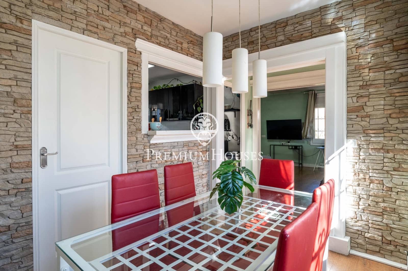 3 slaapkamer Villa te koop in Sant Pere de Ribes met garage - € 560.000 (Ref: 9865400)