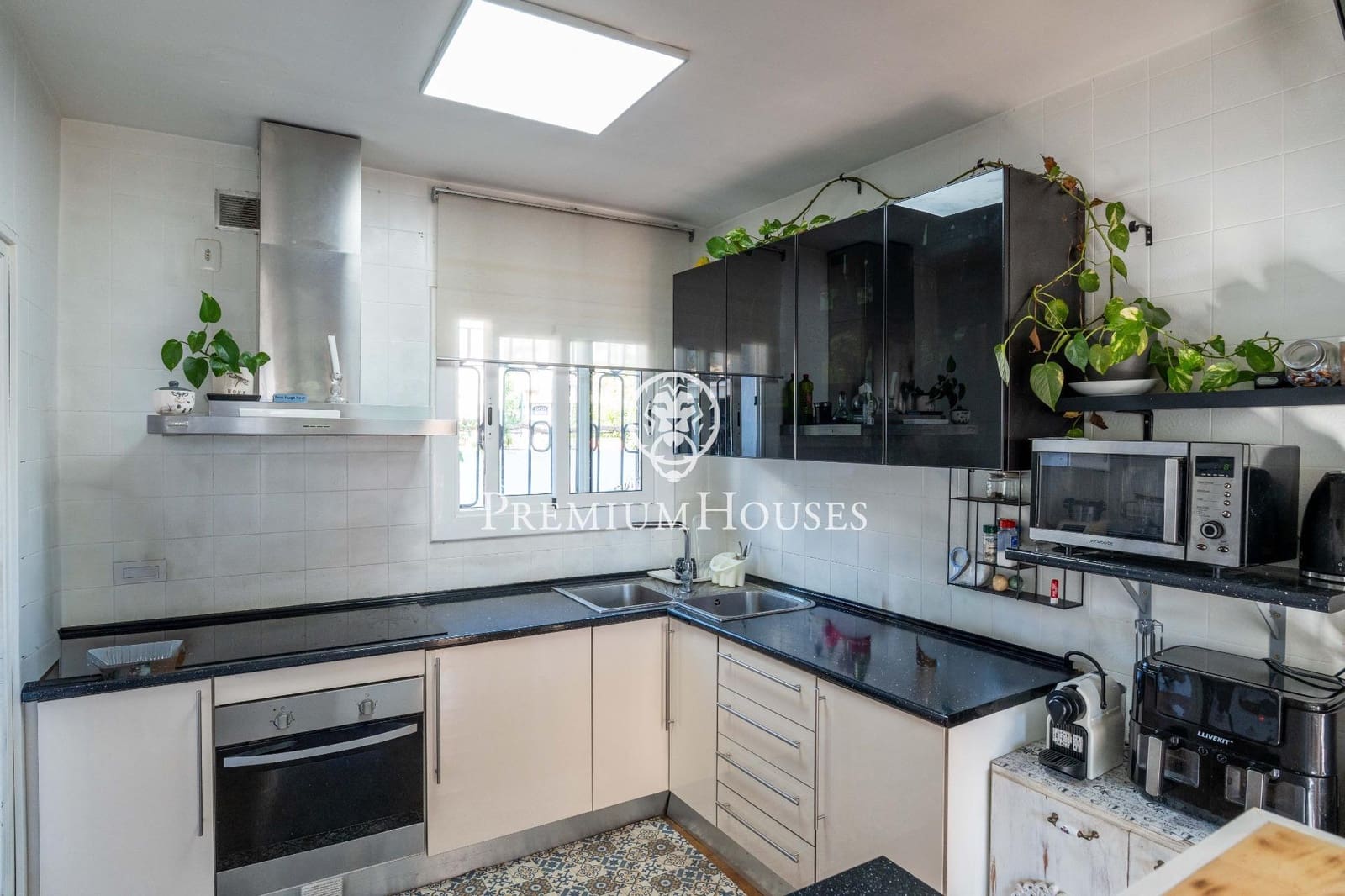 3 slaapkamer Villa te koop in Sant Pere de Ribes met garage - € 560.000 (Ref: 9865400)