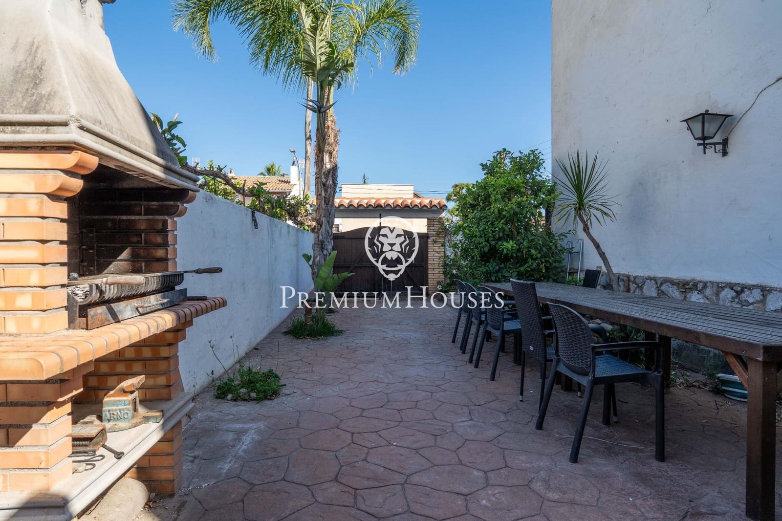 3 slaapkamer Villa te koop in Sant Pere de Ribes met garage - € 560.000 (Ref: 9865400)