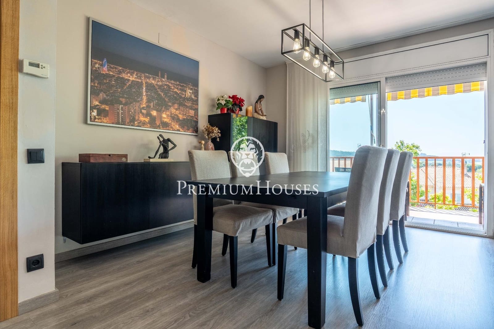 3 soveværelse Penthouse til salg i Sant Pere de Ribes med swimmingpool - € 450.000 (Ref: 9873711)