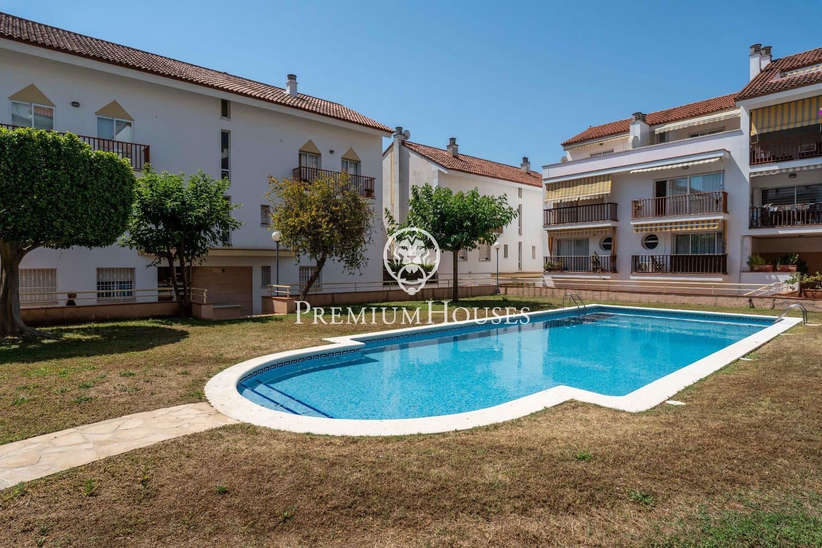 3 soveværelse Penthouse til salg i Sant Pere de Ribes med swimmingpool - € 450.000 (Ref: 9873711)