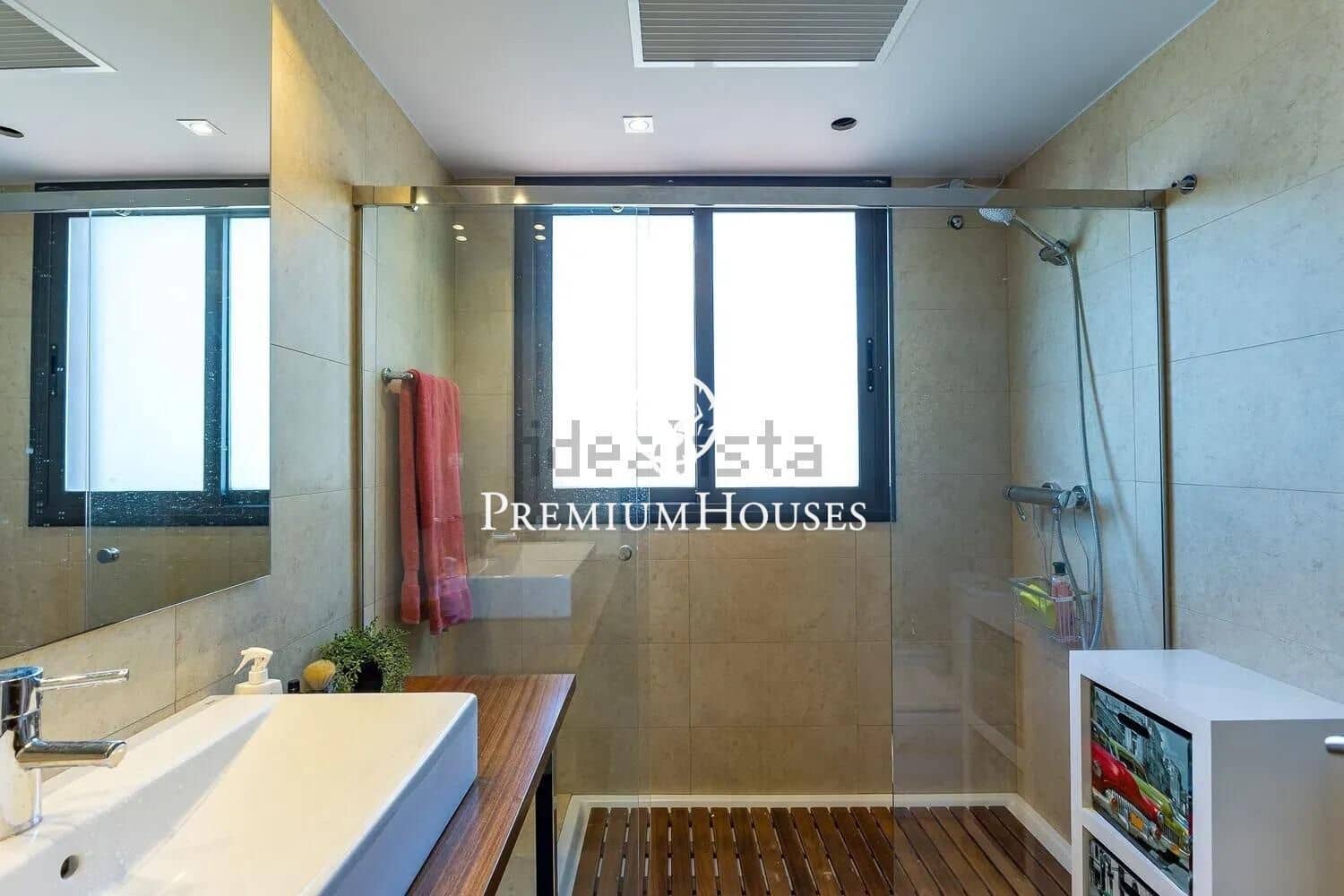 5 soveværelse Rækkehus til salg i Sitges med swimmingpool garage - € 1.495.000 (Ref: 9876640)