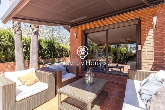 5 sovrum Radhus till salu i Sitges med pool garage - 1 495 000 € (Ref: 9876640)