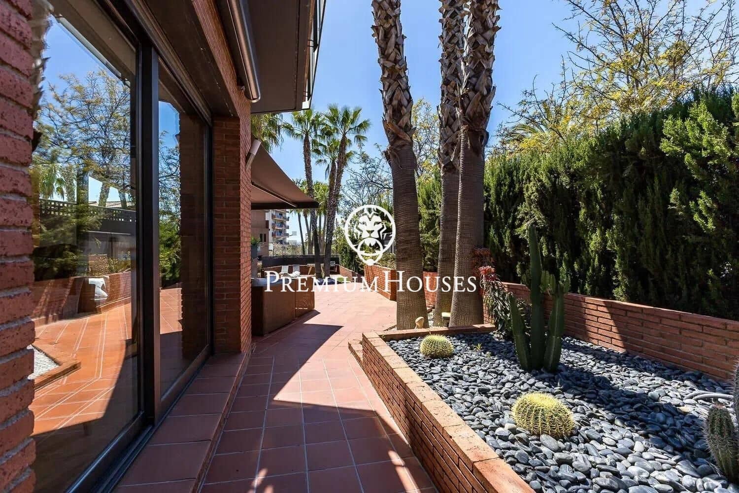 5 soveværelse Rækkehus til salg i Sitges med swimmingpool garage - € 1.495.000 (Ref: 9876640)