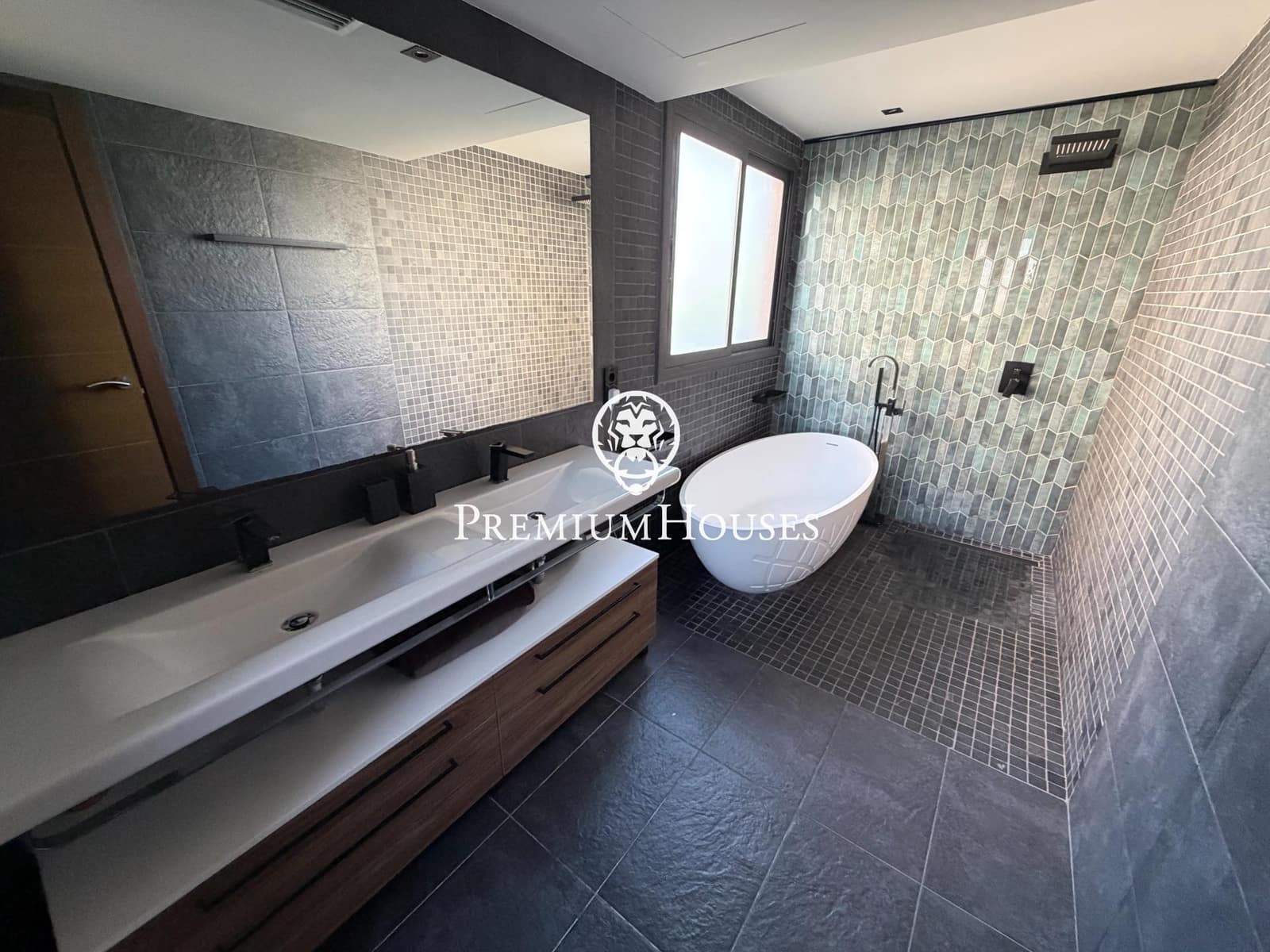 5 soveværelse Rækkehus til salg i Sitges med swimmingpool garage - € 1.495.000 (Ref: 9876640)