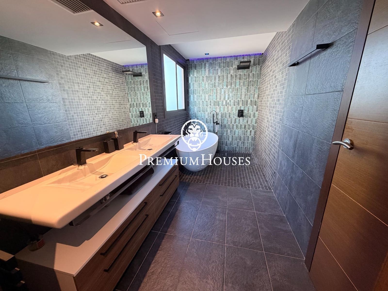 5 soveværelse Rækkehus til salg i Sitges med swimmingpool garage - € 1.495.000 (Ref: 9876640)