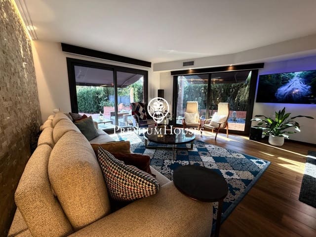 5 sovrum Radhus till salu i Sitges med pool garage - 1 495 000 € (Ref: 9876640)