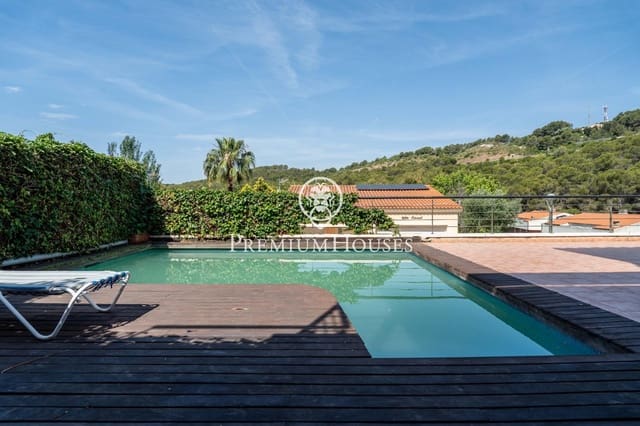 6 slaapkamer Villa te koop in Tarragona stad met zwembad garage - € 625.000 (Ref: 9879033)
