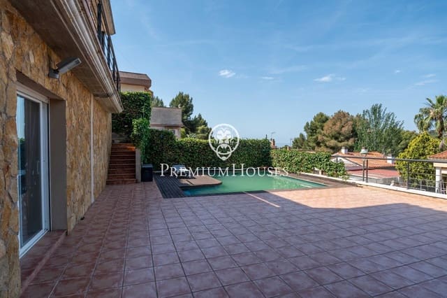 6 slaapkamer Villa te koop in Tarragona stad met zwembad garage - € 625.000 (Ref: 9879033)