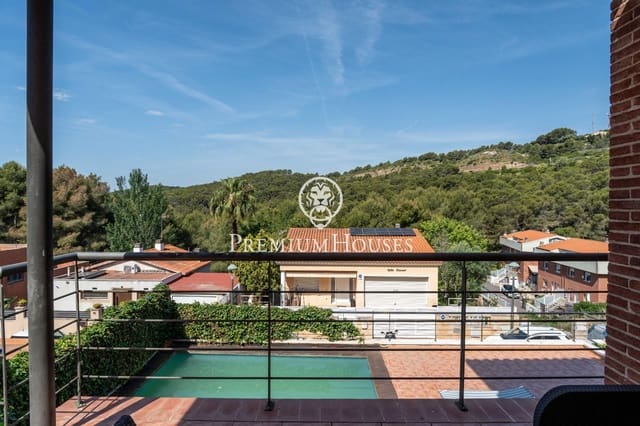 6 slaapkamer Villa te koop in Tarragona stad met zwembad garage - € 625.000 (Ref: 9879033)