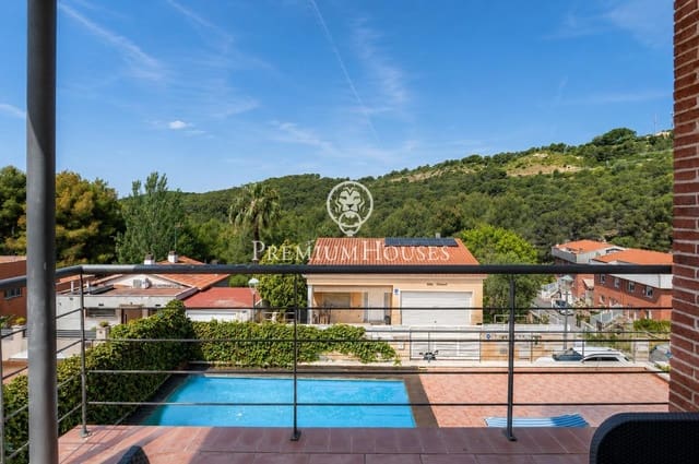 6 soveværelse Villa til salg i Tarragona by med swimmingpool garage - € 625.000 (Ref: 9879033)