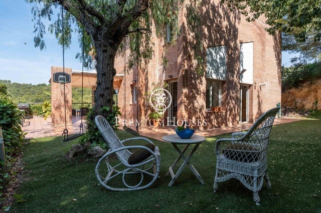 6 soveværelse Villa til salg i Tarragona by med swimmingpool garage - € 625.000 (Ref: 9879033)