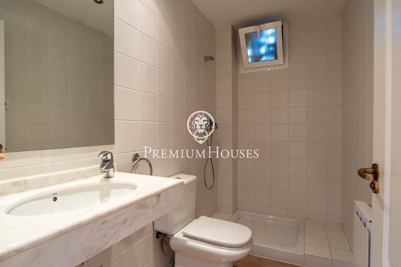 6 slaapkamer Villa te koop in Tarragona stad met zwembad garage - € 625.000 (Ref: 9879033)