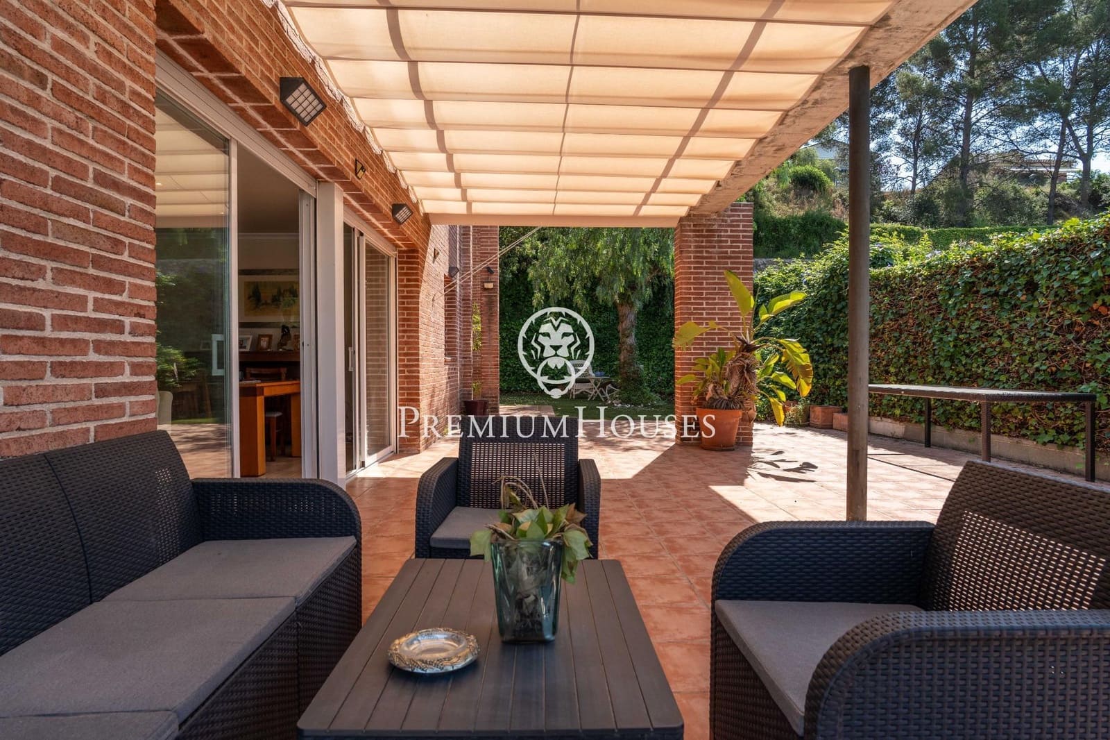 6 slaapkamer Villa te koop in Tarragona stad met zwembad garage - € 625.000 (Ref: 9879033)
