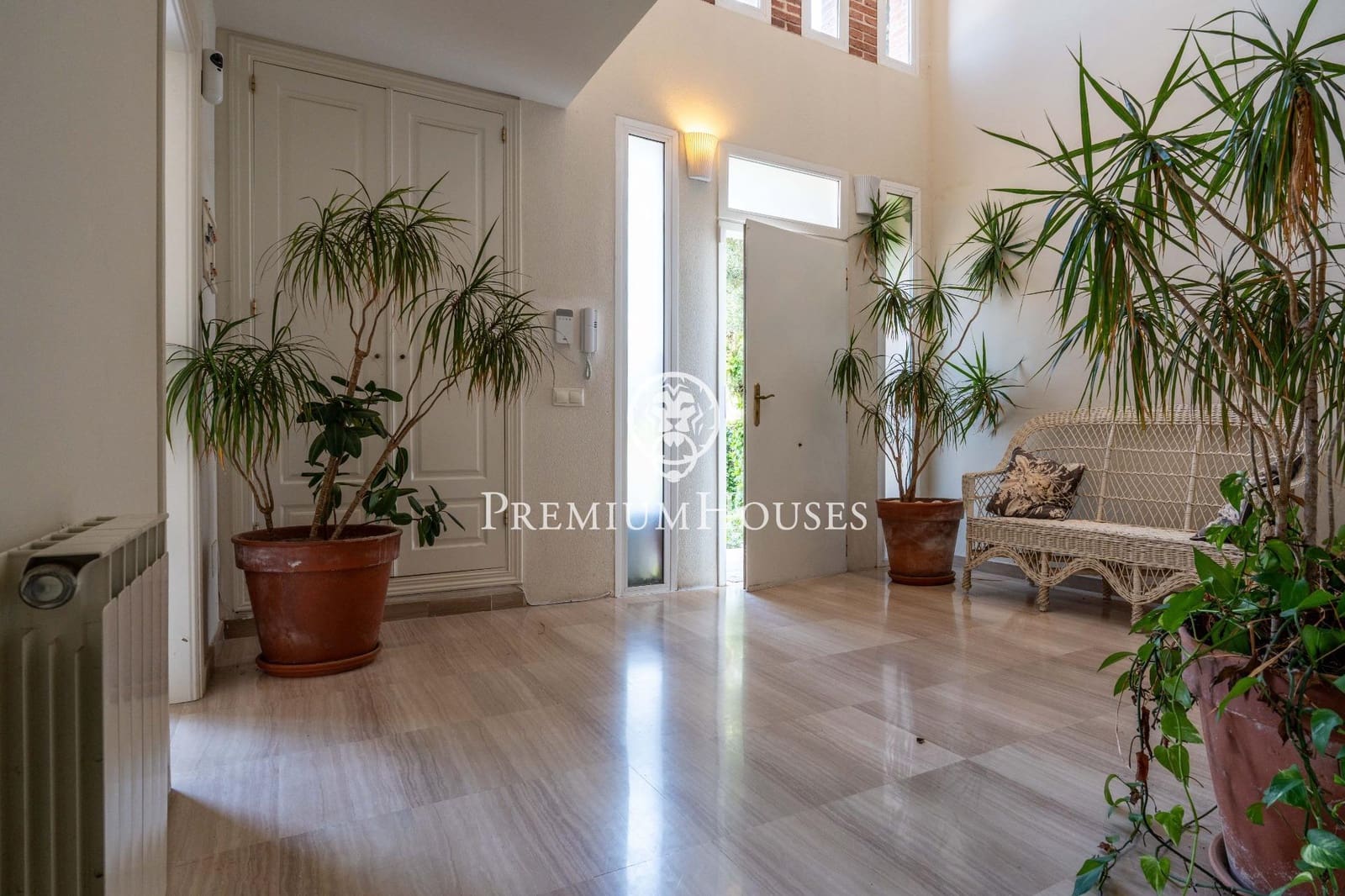 6 slaapkamer Villa te koop in Tarragona stad met zwembad garage - € 625.000 (Ref: 9879033)