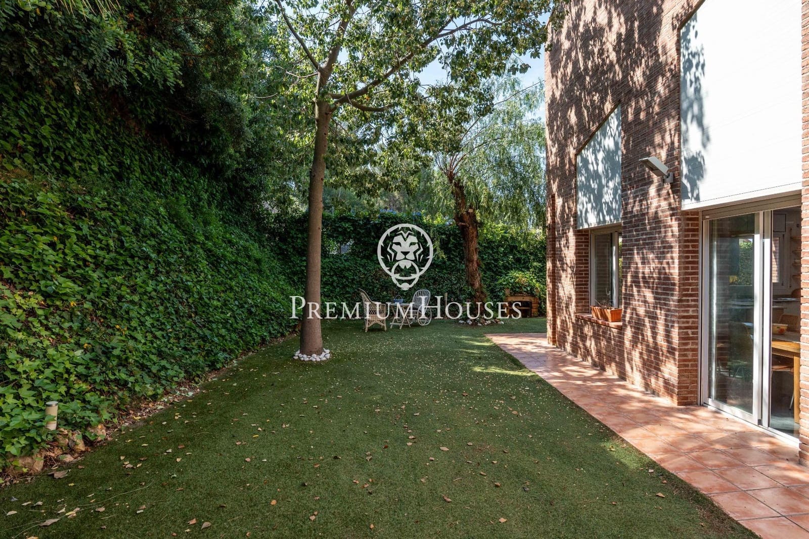 6 slaapkamer Villa te koop in Tarragona stad met zwembad garage - € 625.000 (Ref: 9879033)