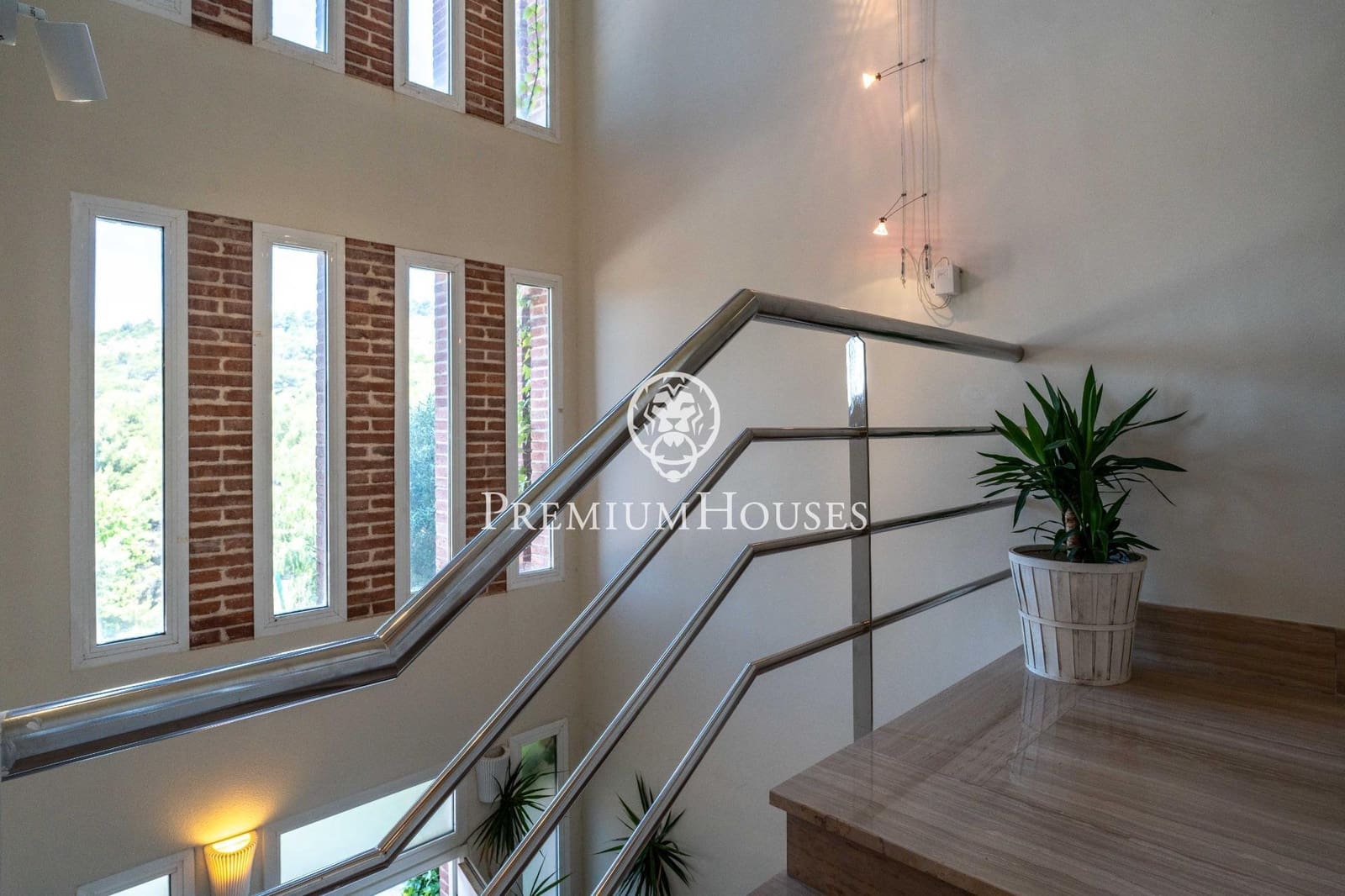 6 slaapkamer Villa te koop in Tarragona stad met zwembad garage - € 625.000 (Ref: 9879033)