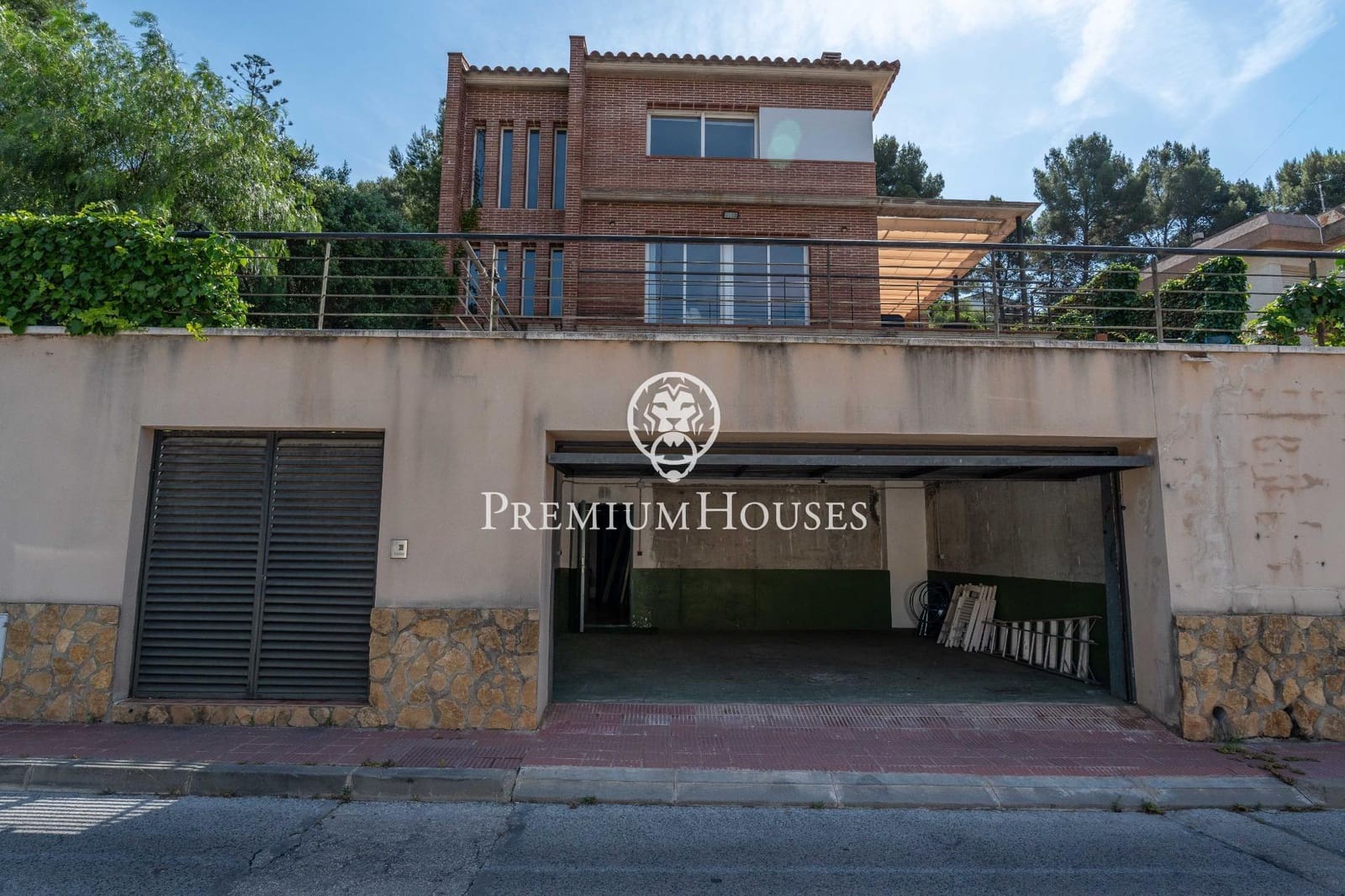 6 slaapkamer Villa te koop in Tarragona stad met zwembad garage - € 625.000 (Ref: 9879033)