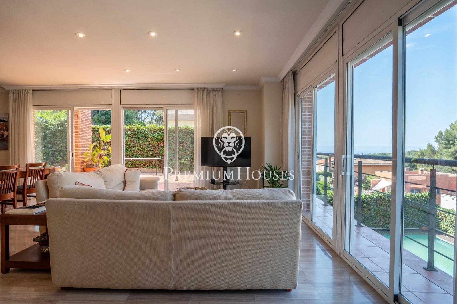 6 bedroom Villa for sale in Tarragona city with pool garage - € 625,000 (Ref: 9879033)
